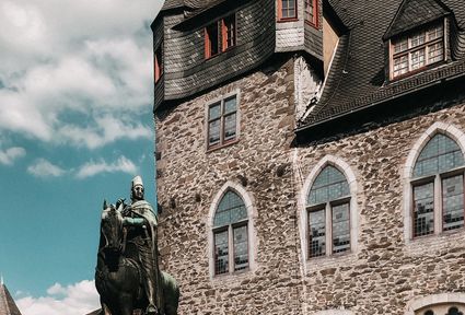 Reiterstatue Graf Adolf II von Berg auf Schloss Burg